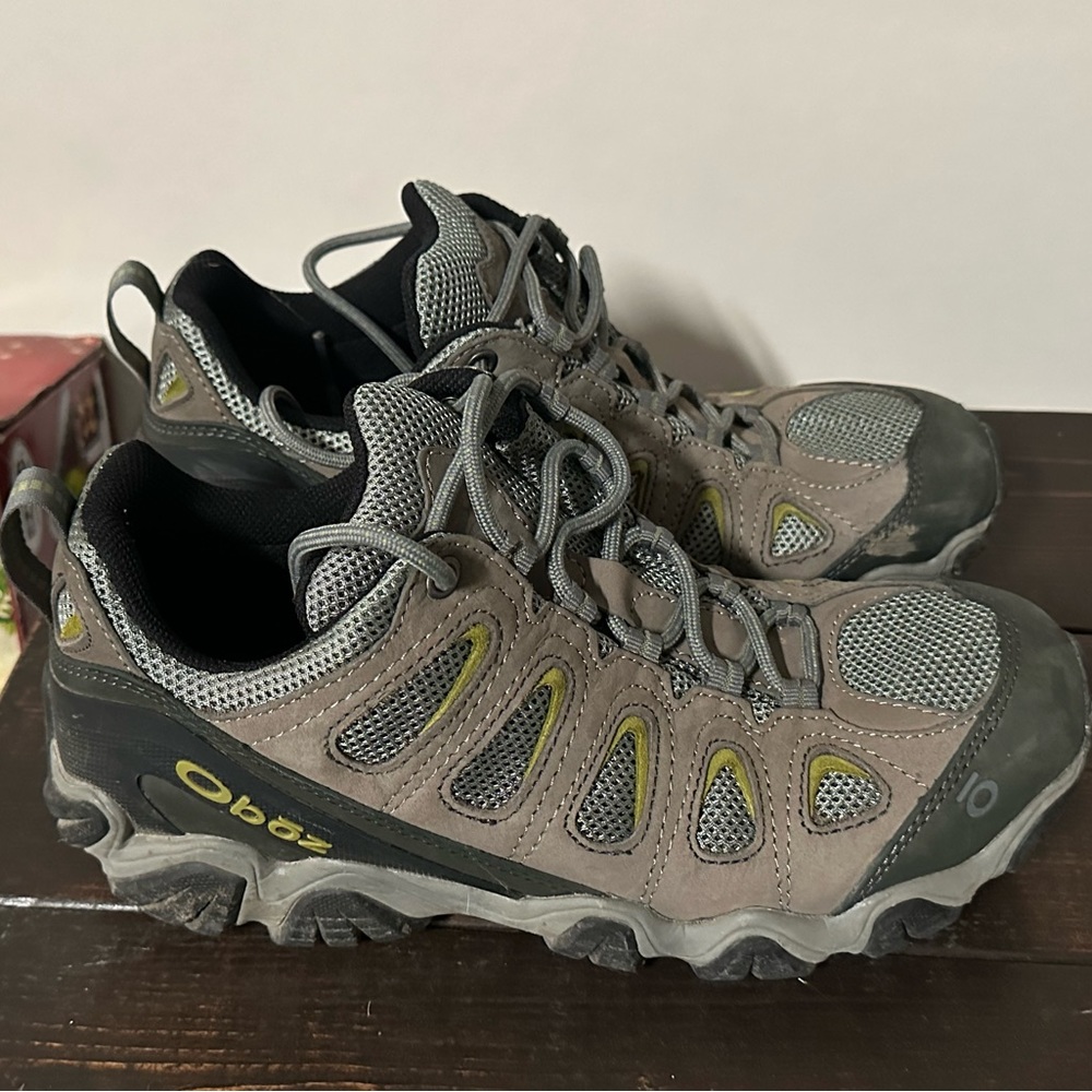 Men’s Oboz Hiking Boots Size 10 EUC